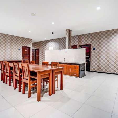 סוראבאיה Oyo 90889 Dkb Residence מראה חיצוני תמונה