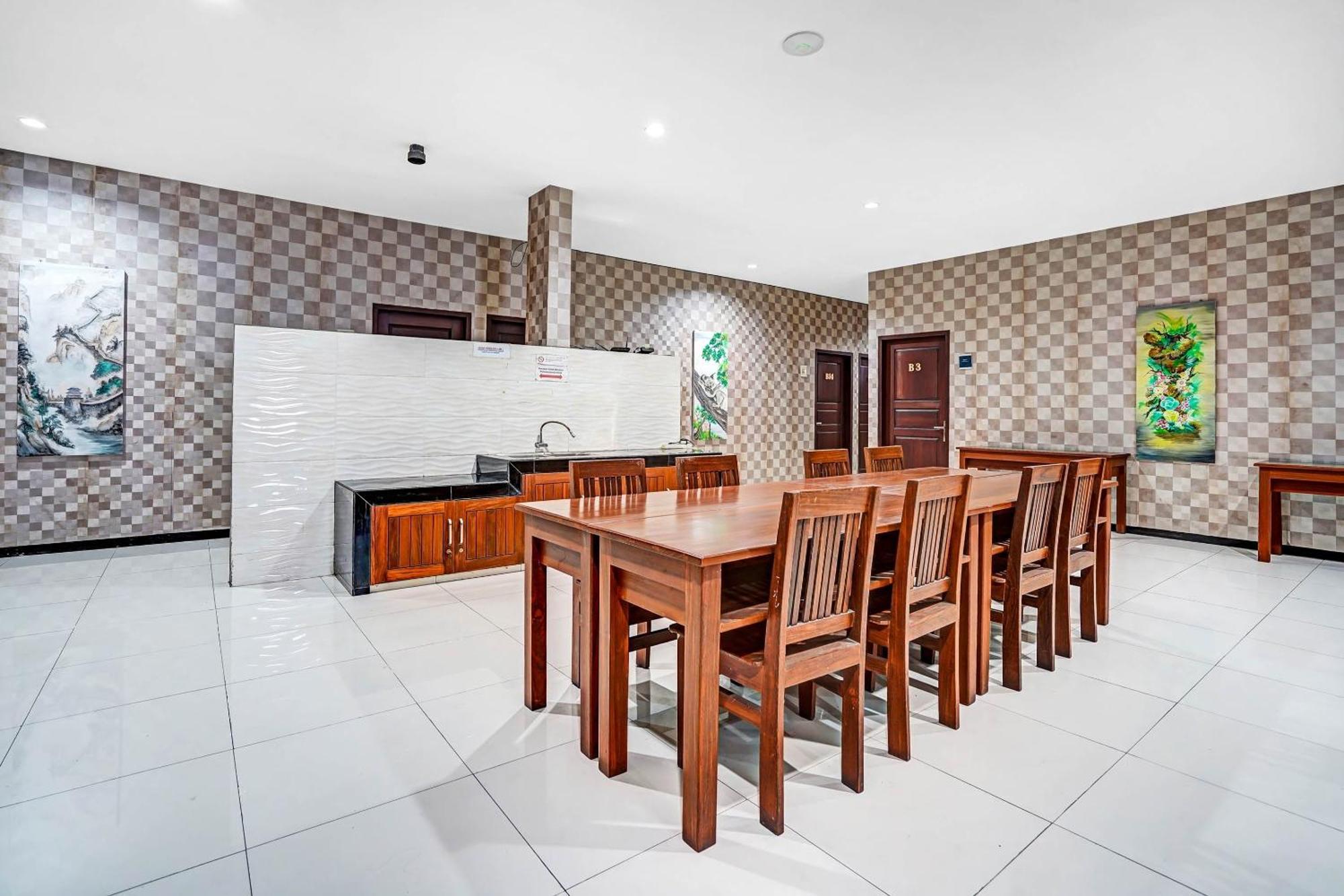 סוראבאיה Oyo 90889 Dkb Residence מראה חיצוני תמונה