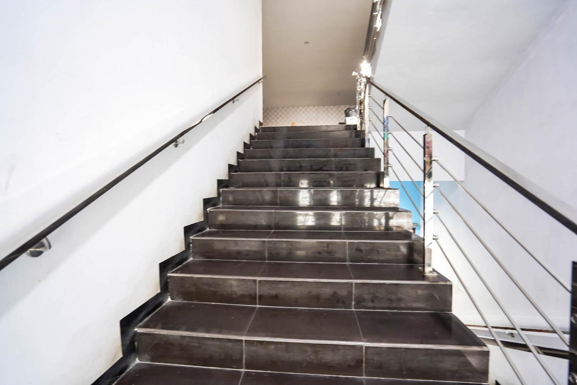 סוראבאיה Oyo 90889 Dkb Residence מראה חיצוני תמונה