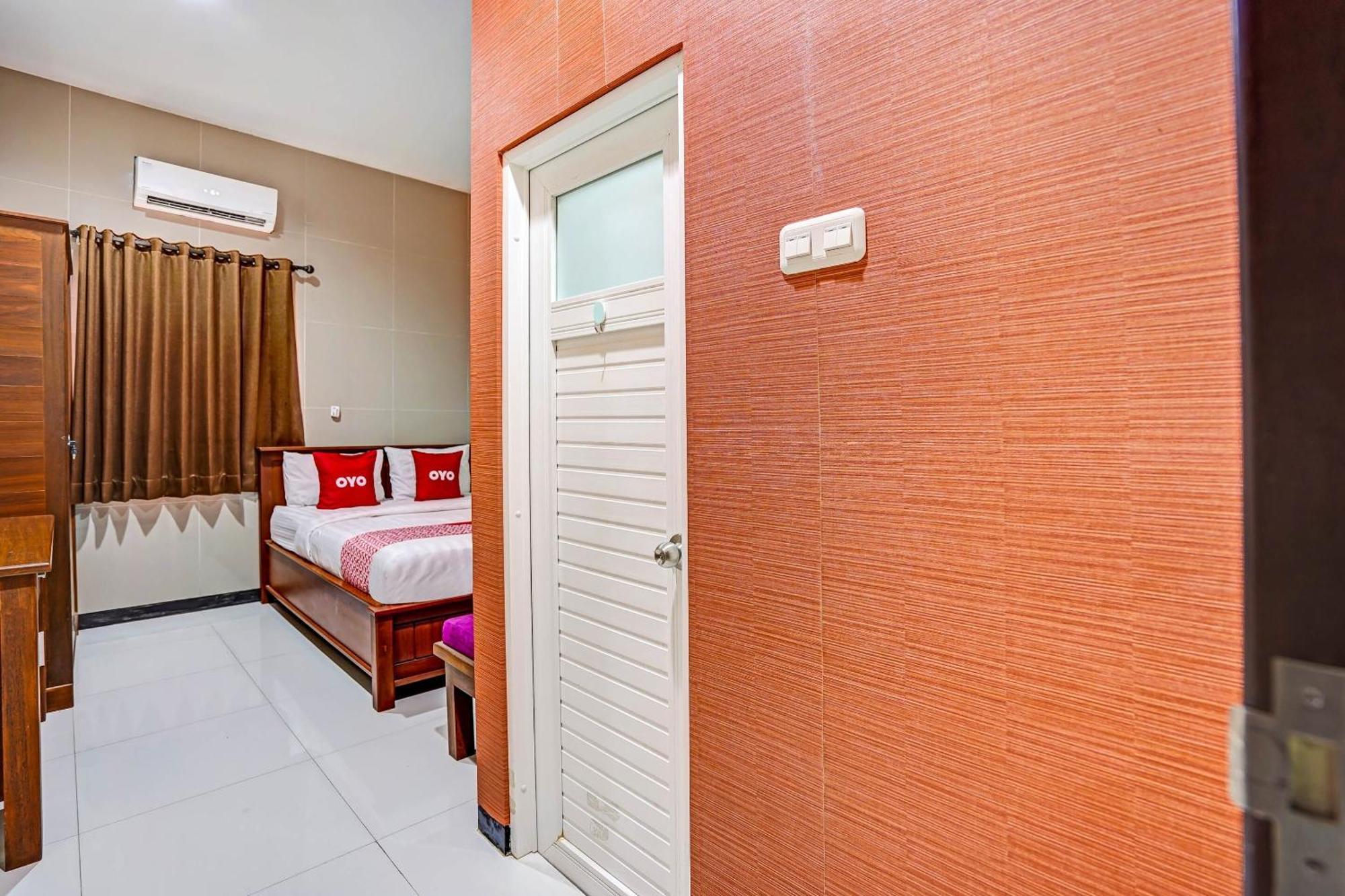 סוראבאיה Oyo 90889 Dkb Residence מראה חיצוני תמונה