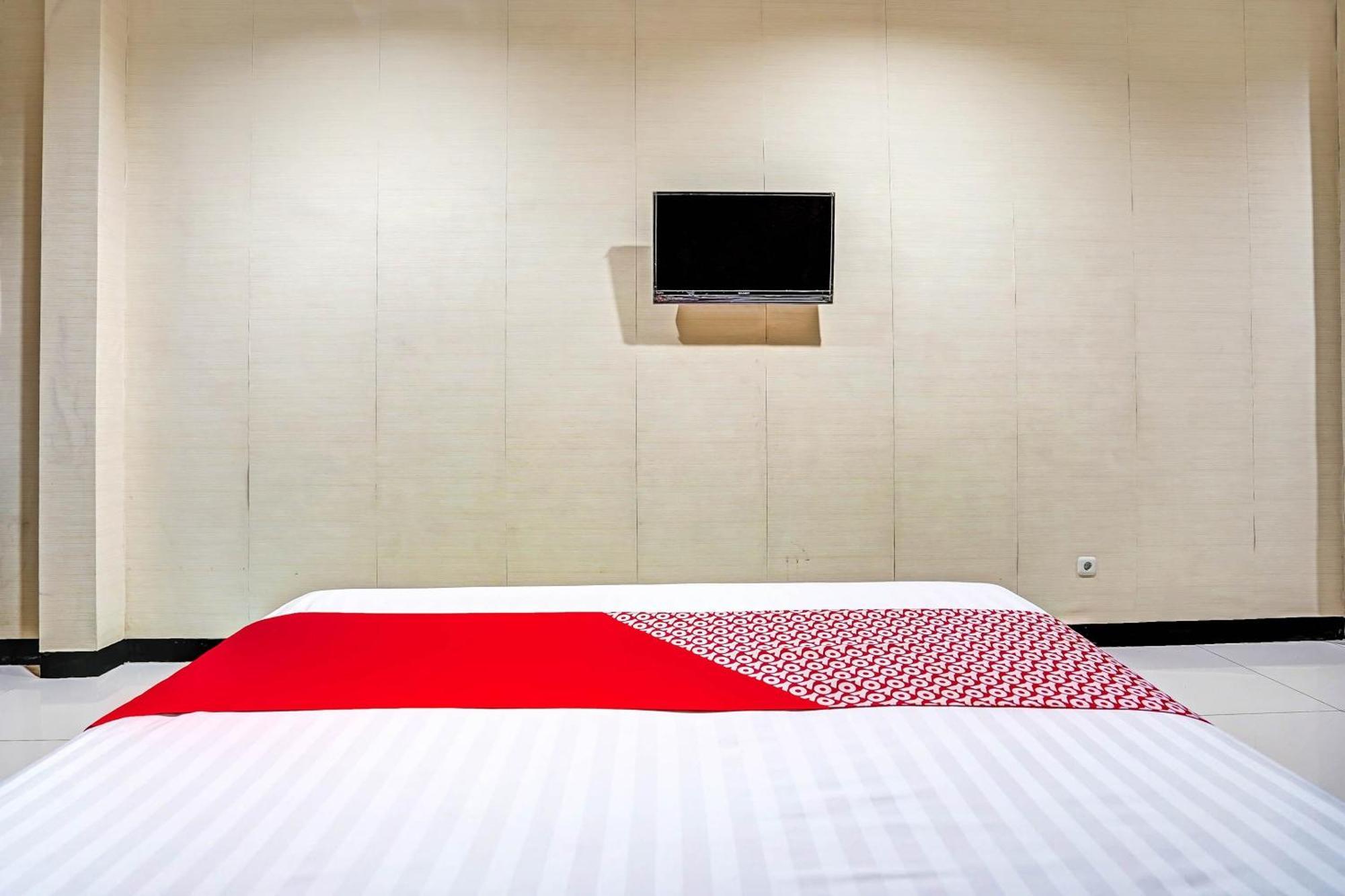 סוראבאיה Oyo 90889 Dkb Residence מראה חיצוני תמונה