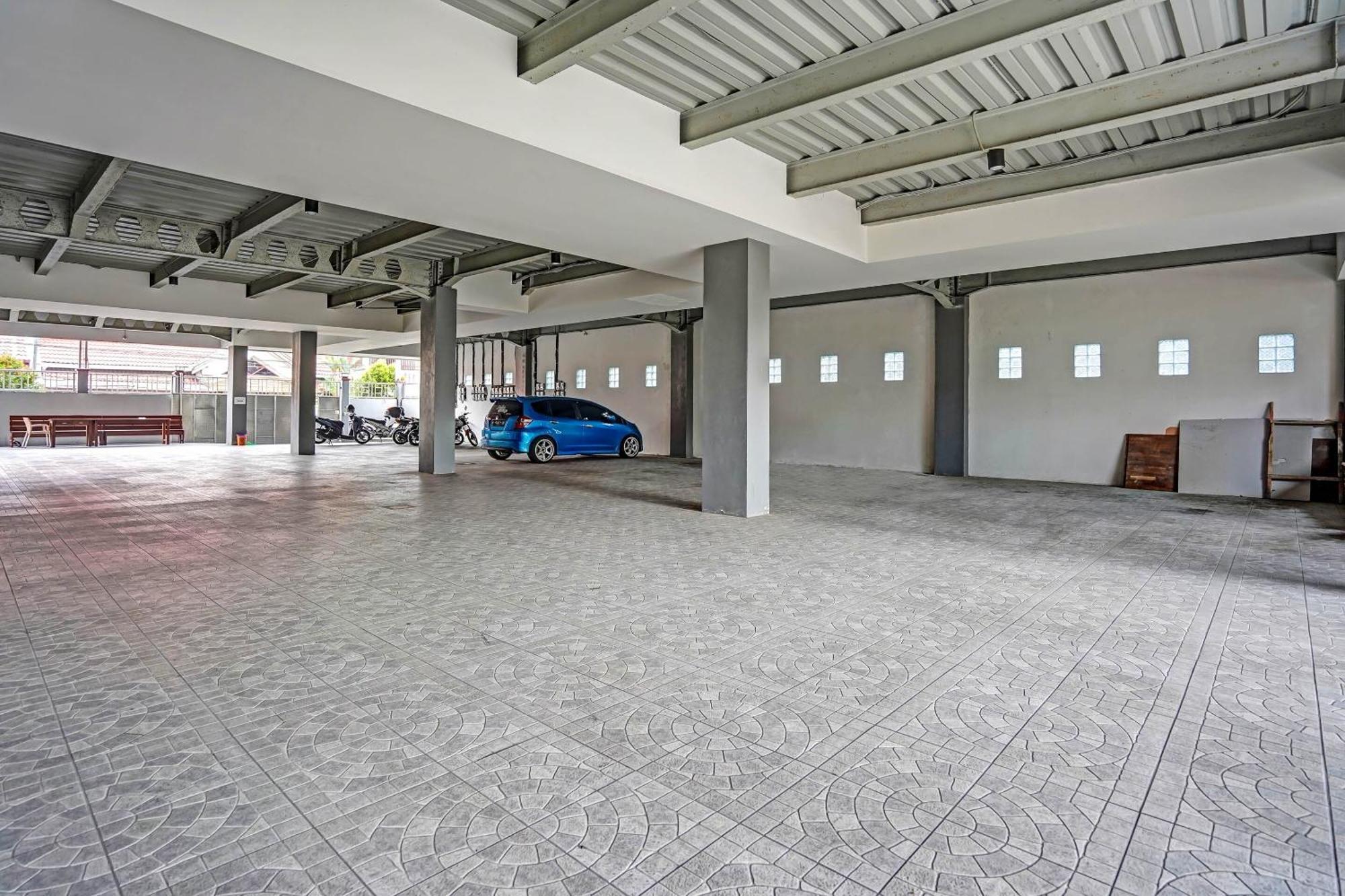 סוראבאיה Oyo 90889 Dkb Residence מראה חיצוני תמונה