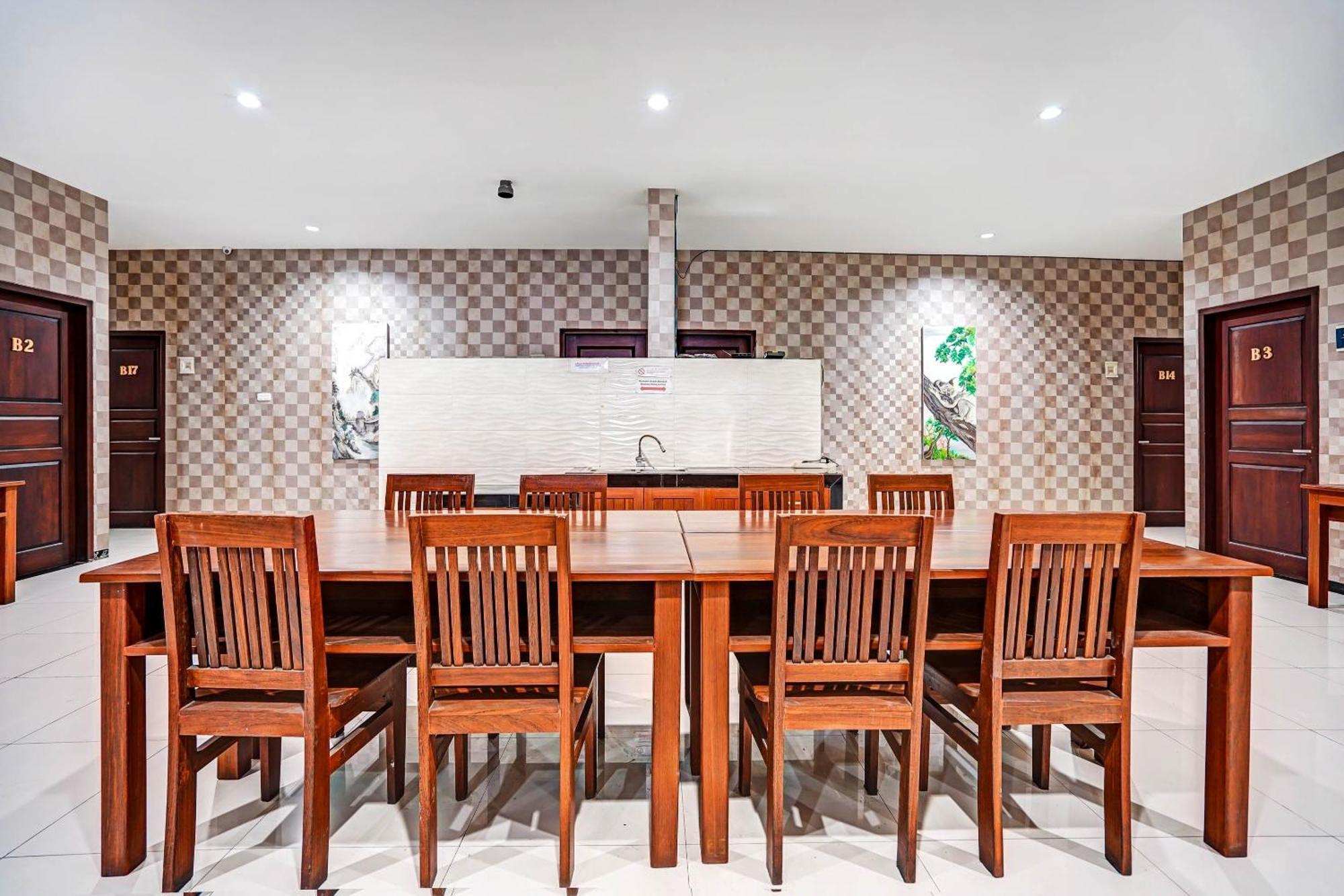 סוראבאיה Oyo 90889 Dkb Residence מראה חיצוני תמונה