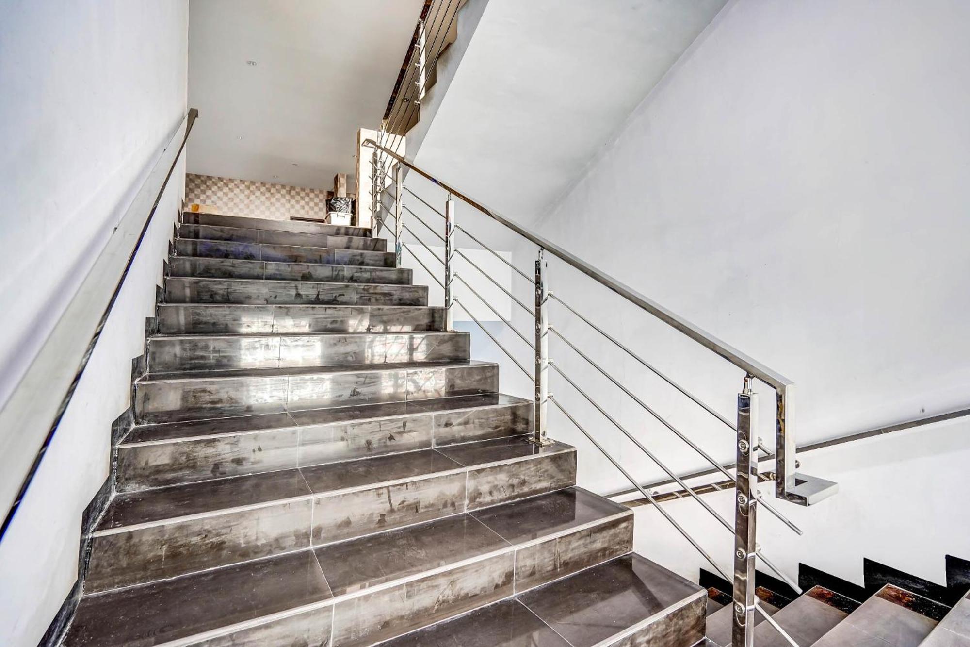 סוראבאיה Oyo 90889 Dkb Residence מראה חיצוני תמונה